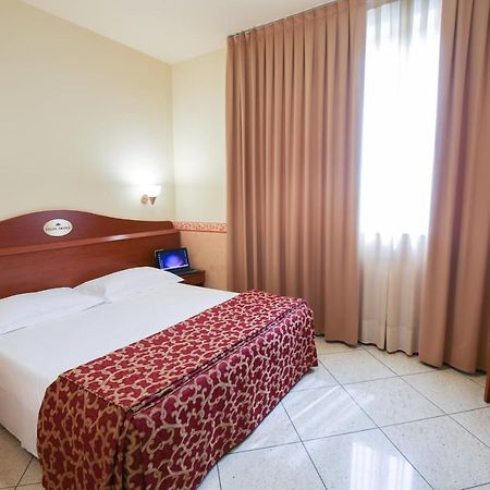 Felix Hotel Montecchio Maggiore Bagian luar foto