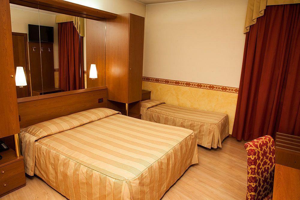 Felix Hotel Montecchio Maggiore Bagian luar foto